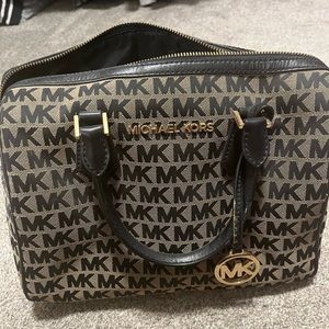 Michael Kors bag and wallet set
